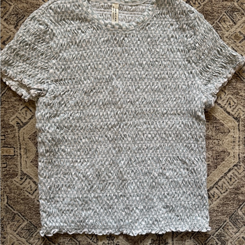 American Eagle Textured White and Blue Short Sleeve Tee